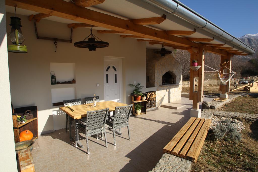 Oak House Villa Zadvarje Exterior photo