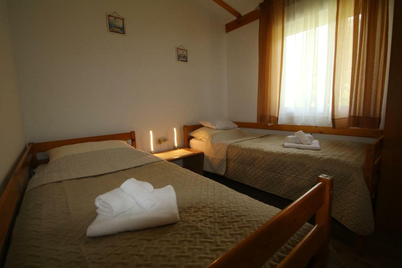 Oak House Villa Zadvarje Exterior photo